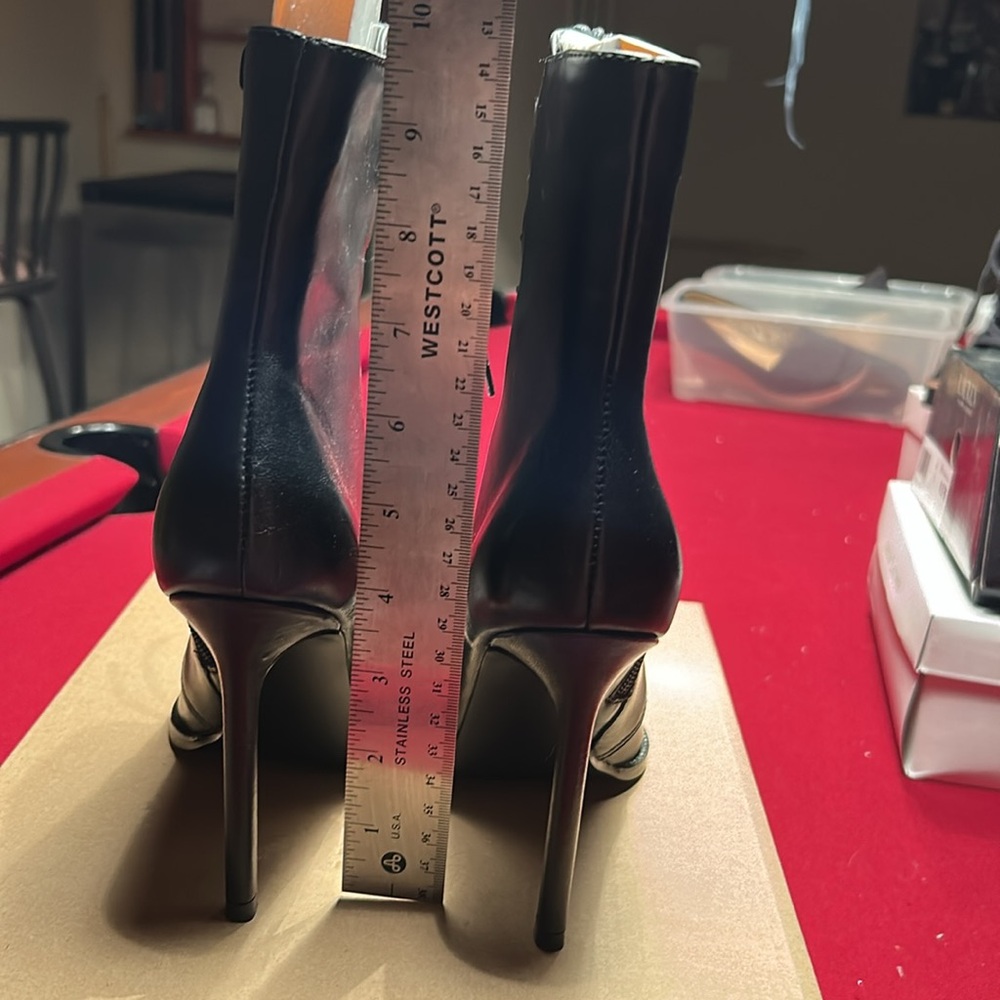 Steve Madden Black Lace-Up Heeled Boots - Picture 3 of 6
